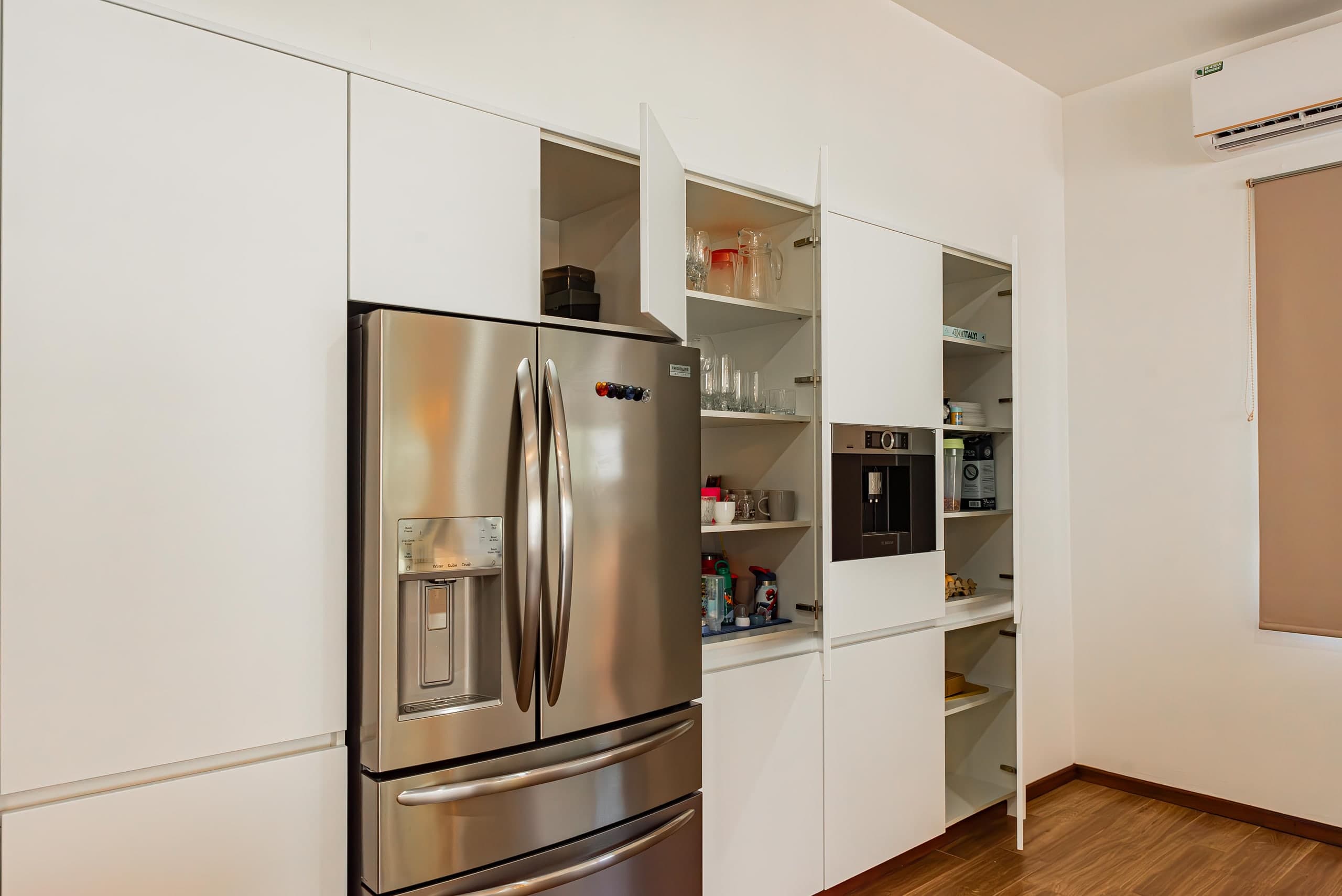 Kitchen and Cabinets Setup